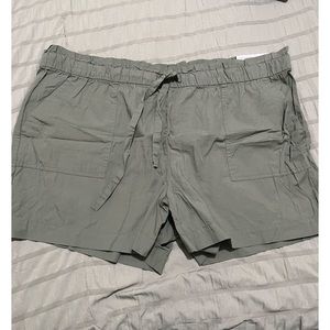 Cargo Shorts mid rise